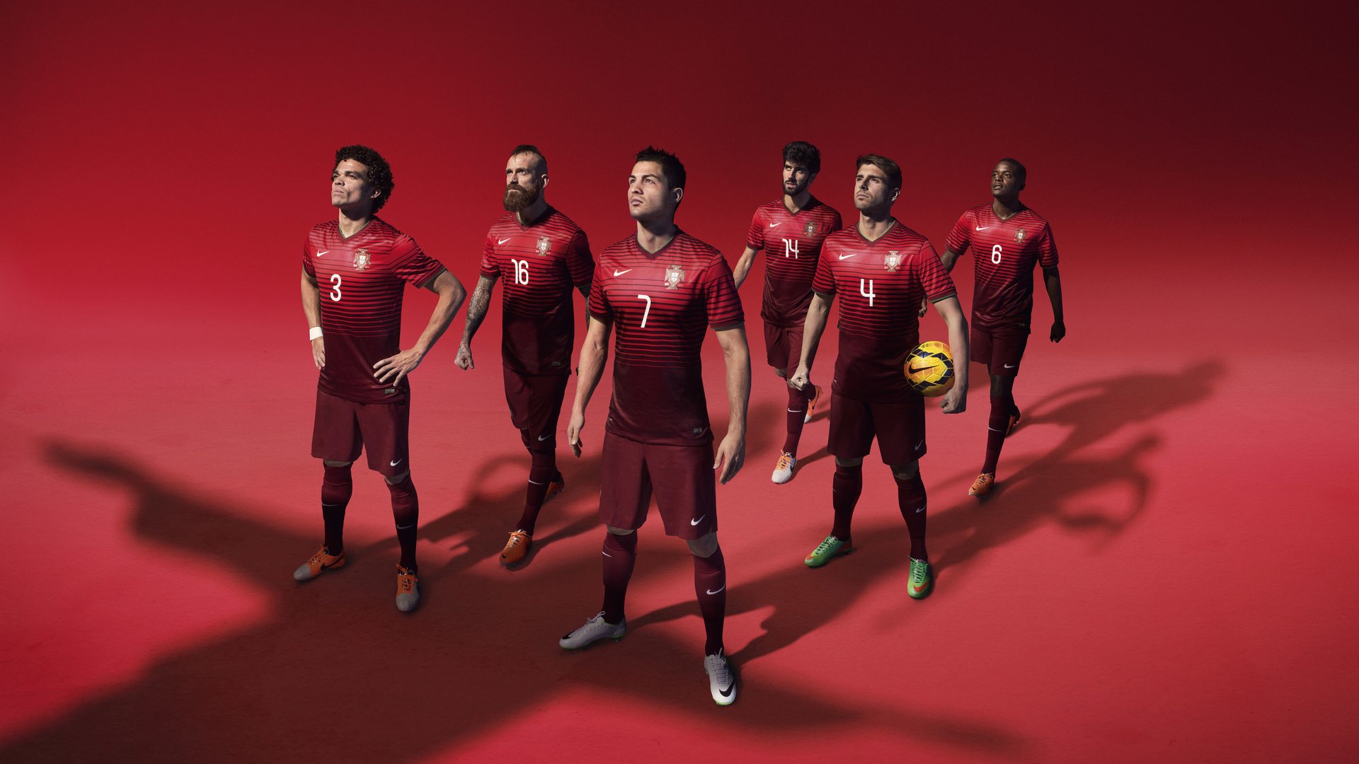 英超赛场上的“黑马”球队逐渐崭露头角,英超联赛阵容